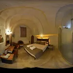 Zuwinasa House *
