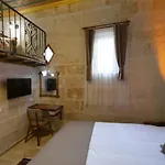 Zuwinasa House *