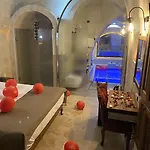 Zuwinasa House Otel