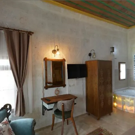 Otel Zuwinasa House