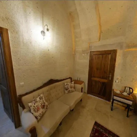 Zuwinasa House Отель Аванос