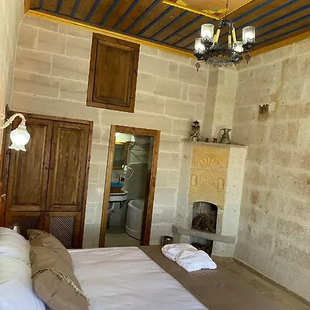 فندق Zuwinasa House أفانوس