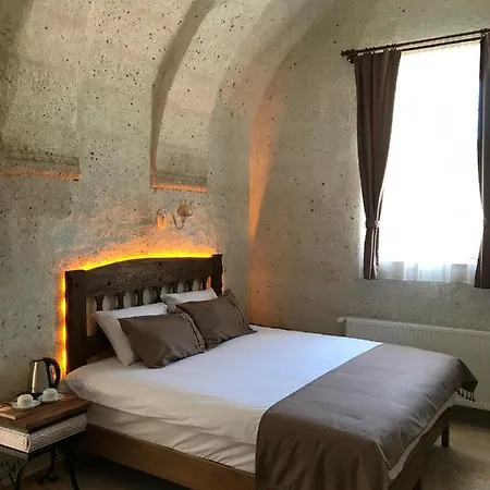 فندق Zuwinasa House *