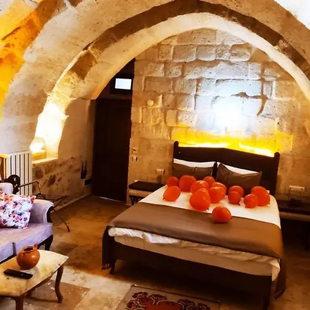 Otel Zuwinasa House
