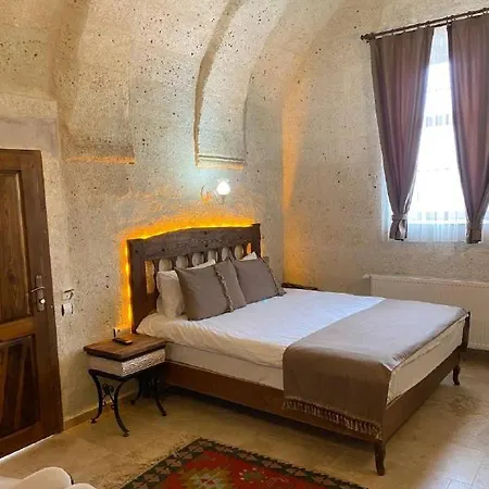 فندق Zuwinasa House أفانوس