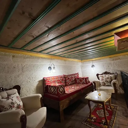 Отель Zuwinasa House