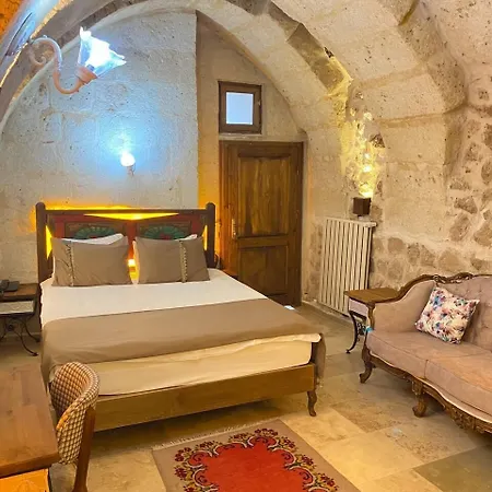 Zuwinasa House فندق أفانوس