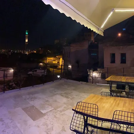 Zuwinasa House Отель Аванос