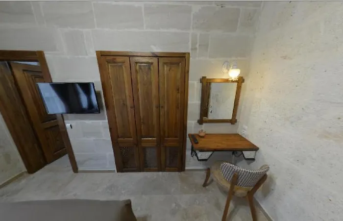 Отель Zuwinasa House *