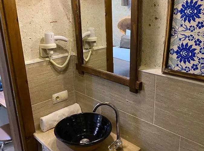 Zuwinasa House Otel *