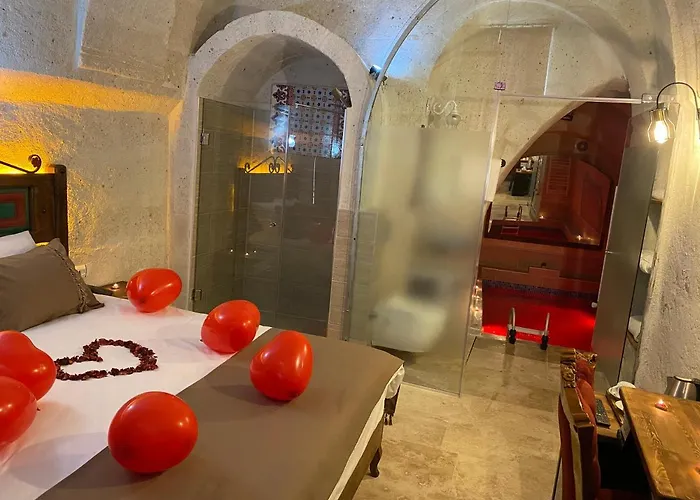 Otel Zuwinasa House *