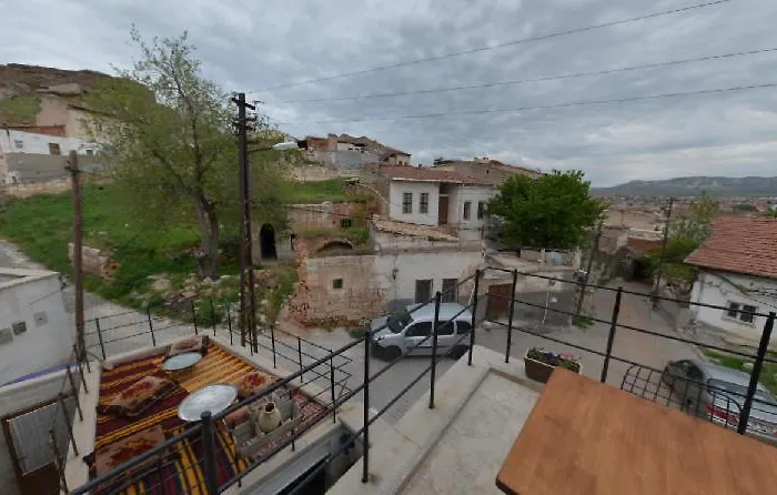 Zuwinasa House Otel *