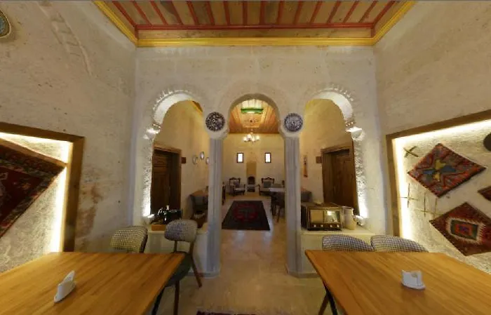 Zuwinasa House Otel *