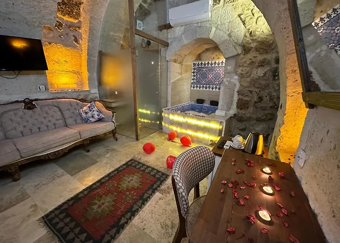 Zuwinasa House Otel *