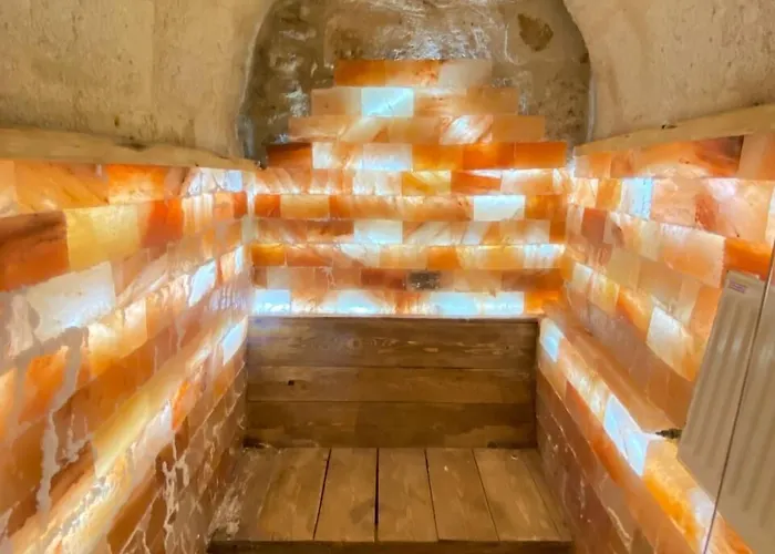 Otel Zuwinasa House *